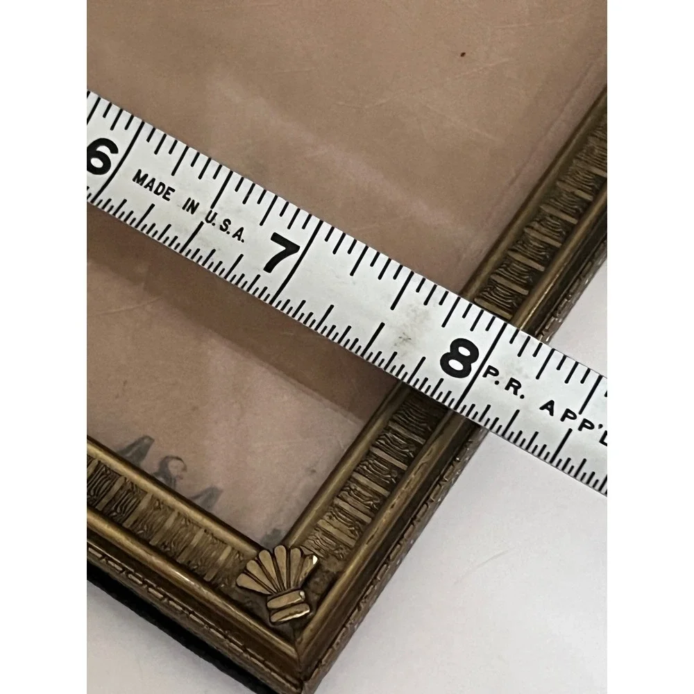 Vintage Brass Tone Picture Frame Shell Corners Heart Finial Wall Hanging